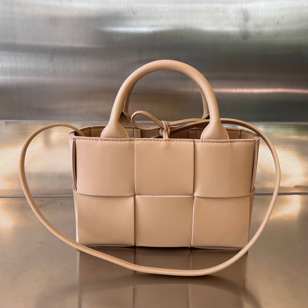 CANDY ARCO TOTE 20 IN TAN BROWN CALFSKIN