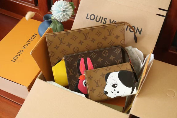 CLASSIC PATTERN CARTOON THREE-PIECE MAKEUP BAG SET