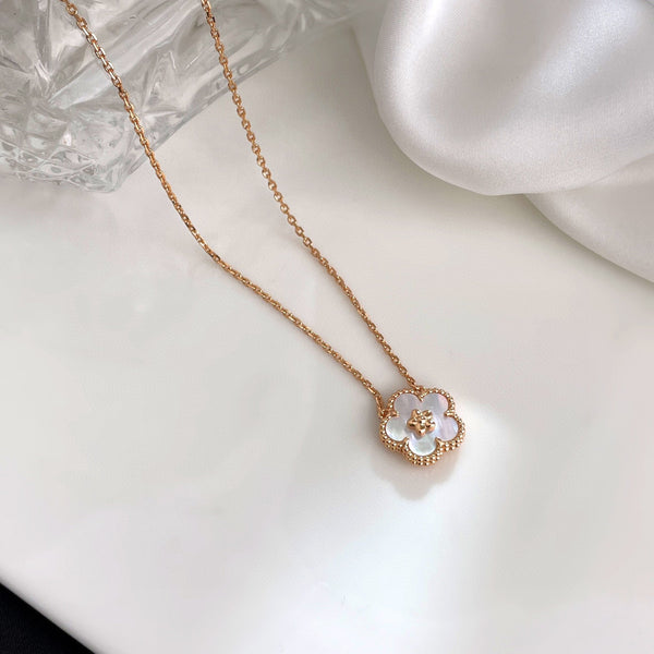 ˇMagic JewelryˇLUCKY  WHITE MOP  PLUM BLOSSOM NECKLACE